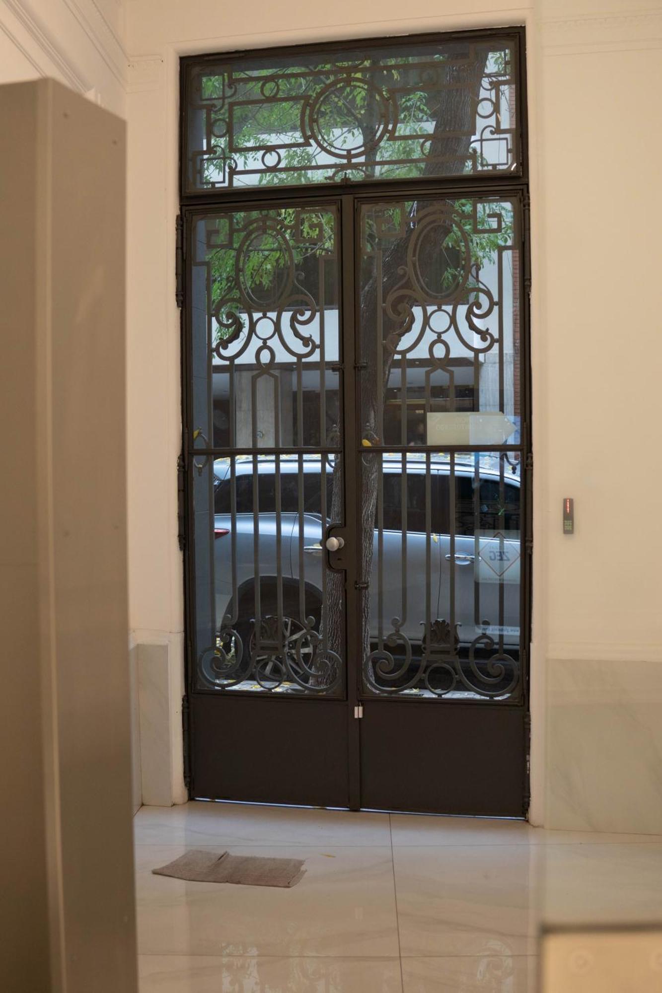 Apartamento Vizion Juncal- Encanto Frances Y Modernidad En El Corazon De Recoleta